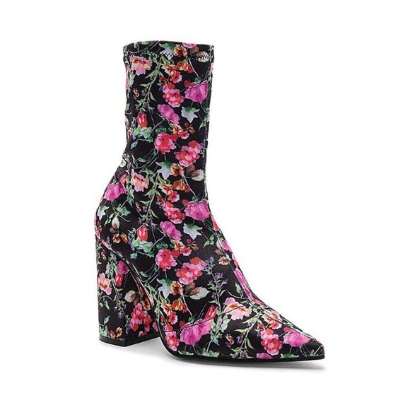 *SOLD*Steve Madden Lombard Pointy Toe Sock Bootie - Picture 4 of 11